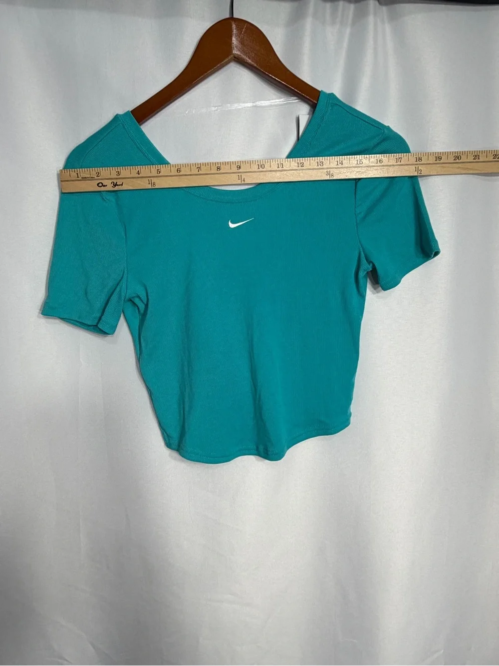 Nike Teal Short Sleeve Cropped Top size S new W tags